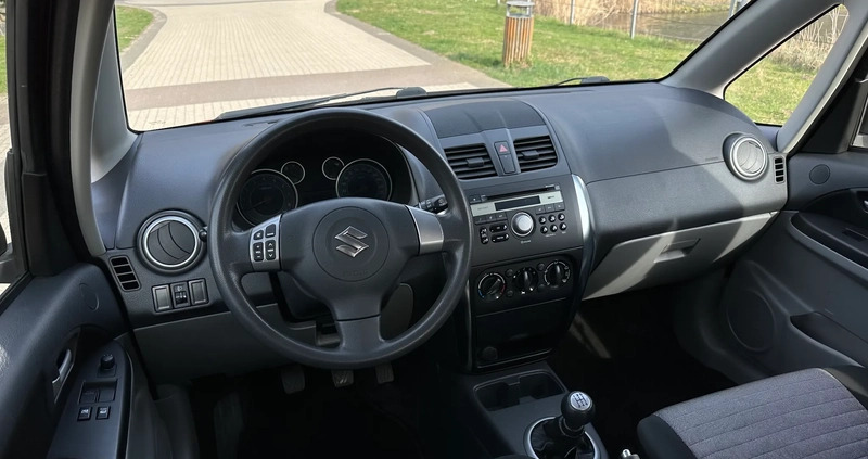 Suzuki SX4 cena 21700 przebieg: 220000, rok produkcji 2010 z Wrocław małe 379